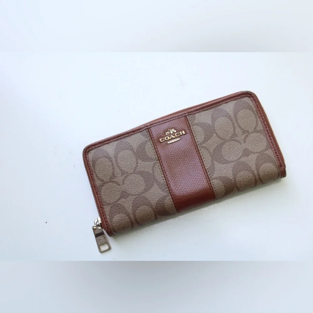 Coach accordion zip wallet